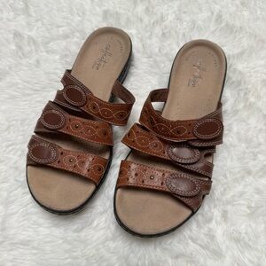 Clarks Brown Slide Sandals Size 7.5